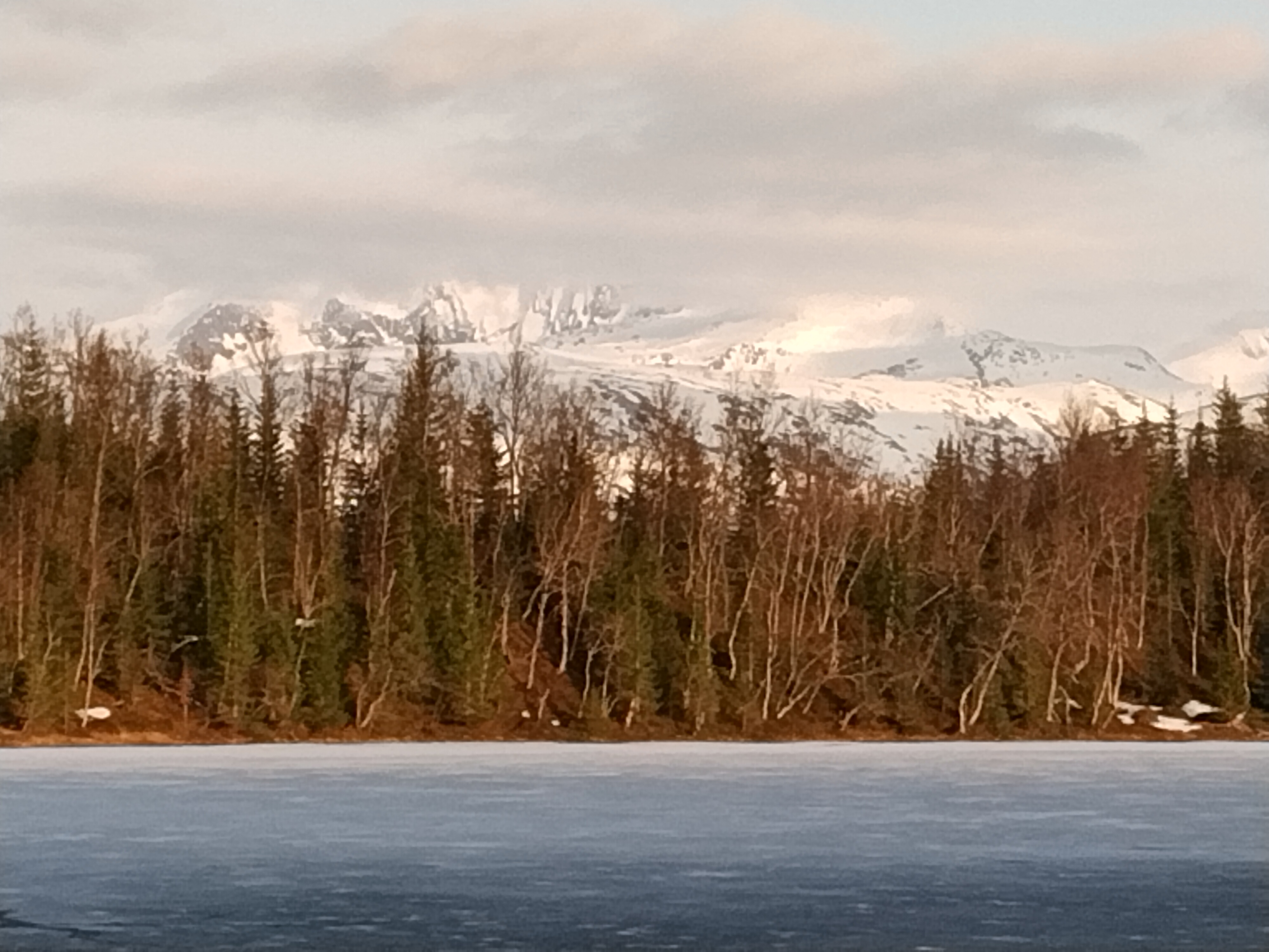 Rondom Narvik met bevroren meer (Noorwegen) Rondom Narvik met bevroren meer (Noorwegen)